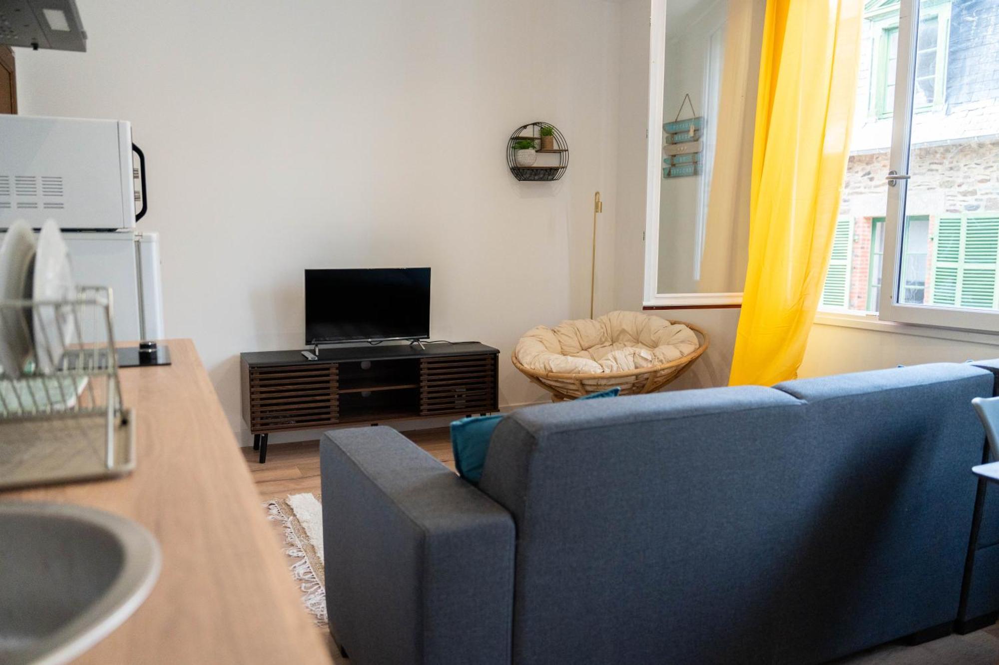 Yellow Home Fougeres Luaran gambar